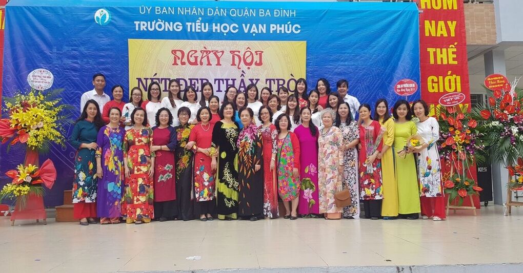 Gặp mặt các thế hệ nhà giáo chào mừng 38 năm ngày Nhà giáo Việt Nam (20/11/1982 - 20/11/2020)