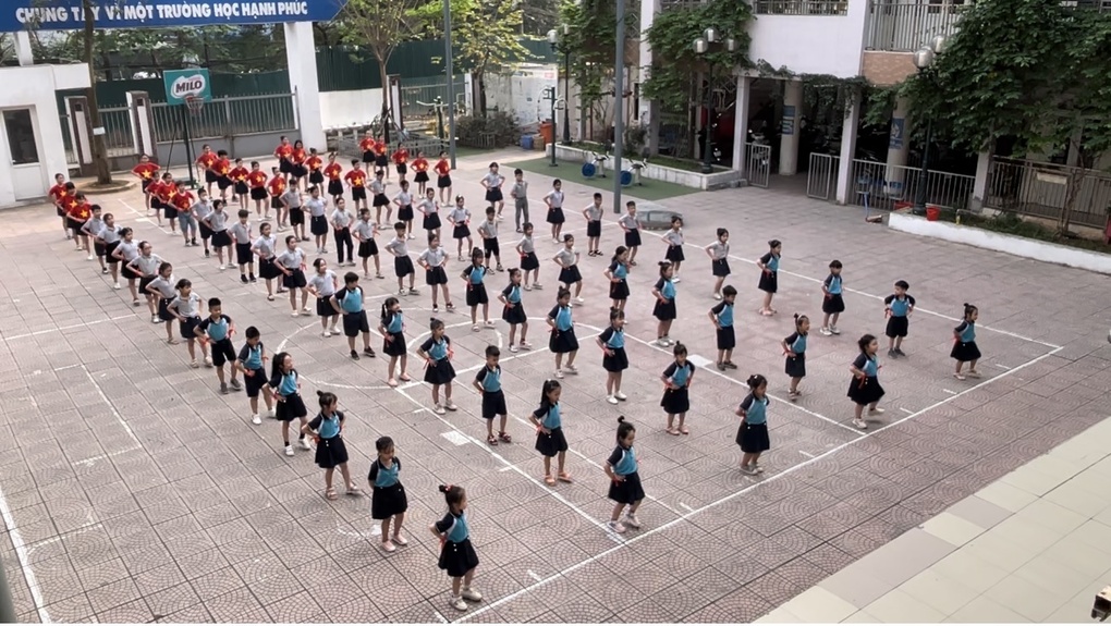 Liên đội Tiểu học Vạn Phúc tham gia sân chơi đồng diễn Flashmob